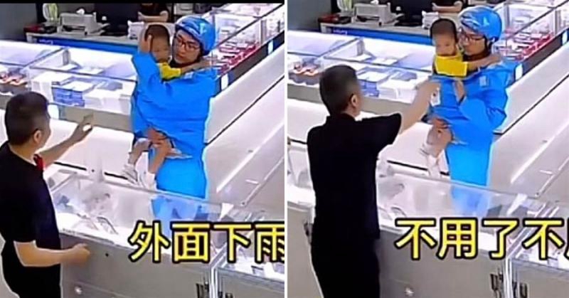 外賣小哥遲到一個小時,客戶剛要發火一抬頭氣全消,下秒俯身從櫃子取出兩瓶奶給孩子喝,獲網贊:世界需要理解