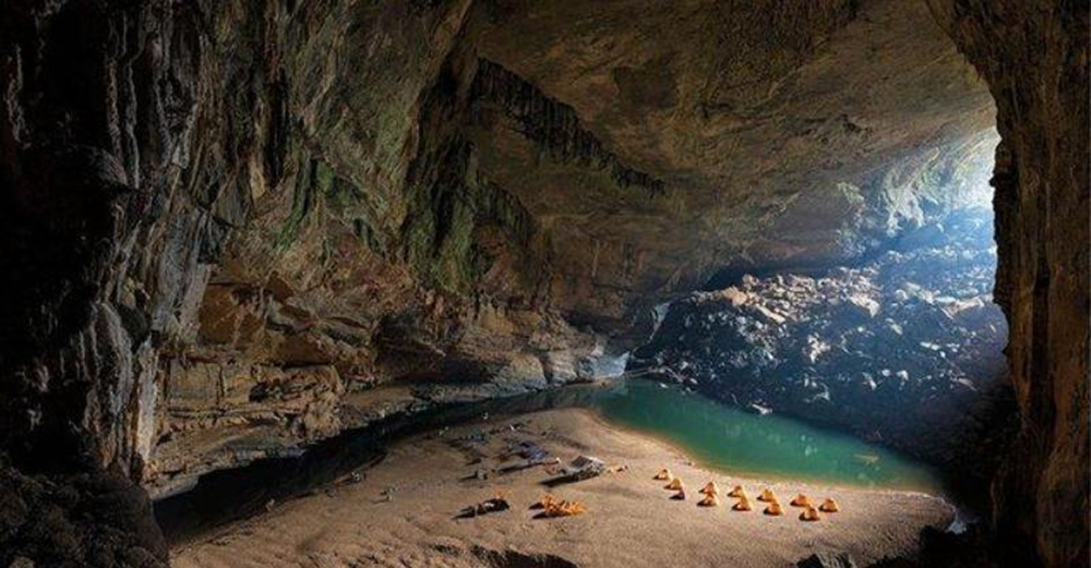 可容納全紐約，越南發現世界最大洞穴畫面超驚人，深藏地底4億年還有湖泊及森林，宛如平行世界