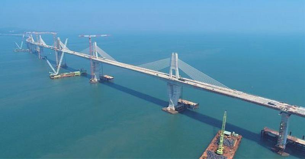 等了12年，台灣首座大型跨海橋梁終於完工，本來只能搭船如今只要5分鐘車程，通車日期也曝光